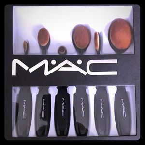 MAC Brush Set
